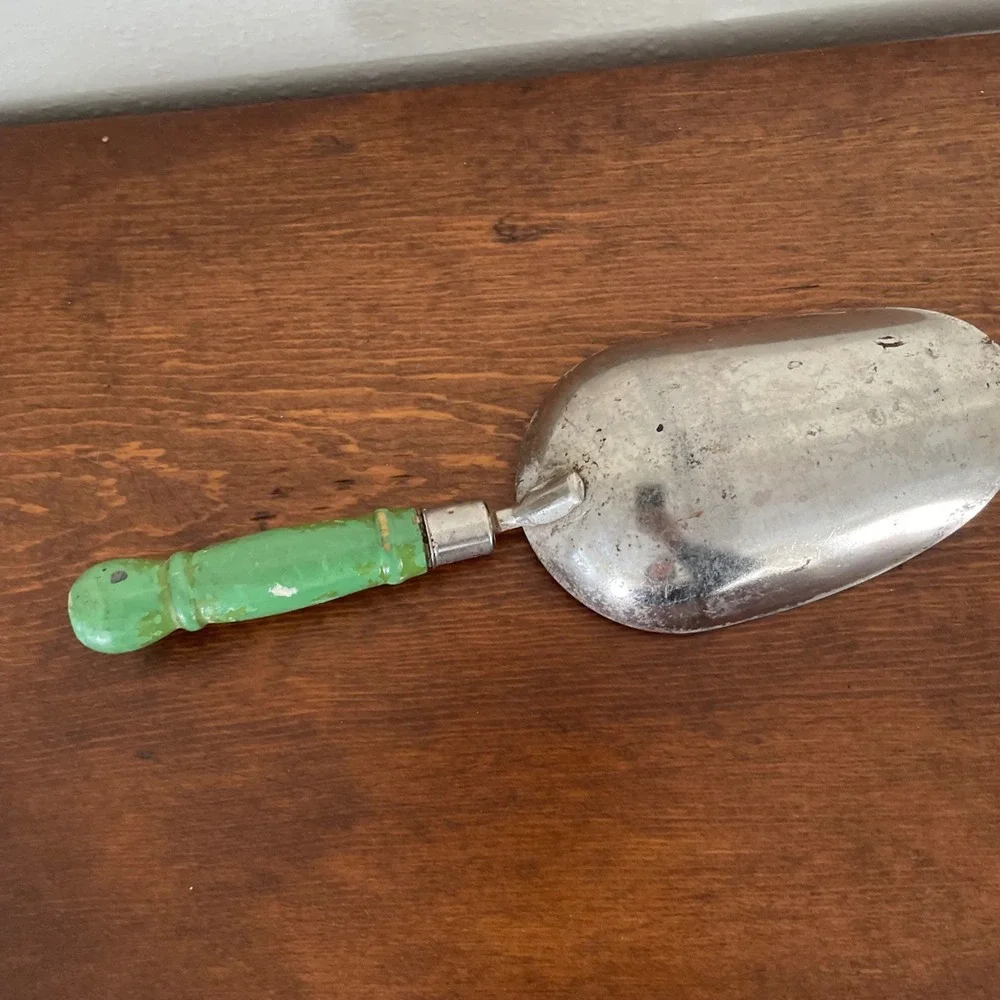 Androck Level Full 1/4 Cup Vintage Scoop‎ green wood Handle READ Distressed